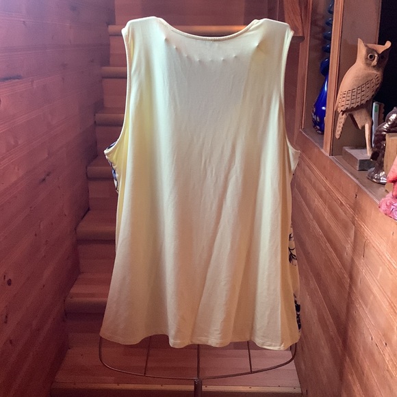 Pretty Sleeveless Yellow Blouse Ricki’s - Picture 2 of 4